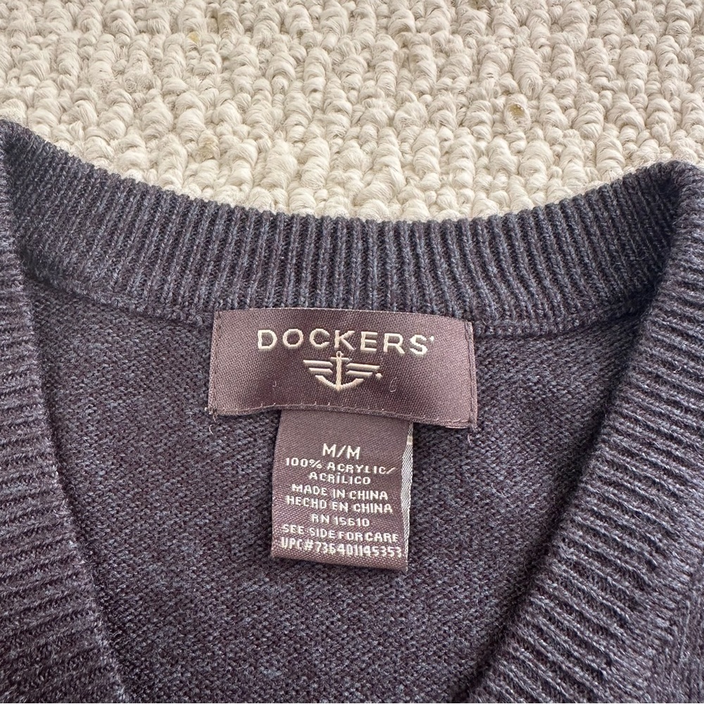 Dockers Patterned Vest - Picture 2 of 5